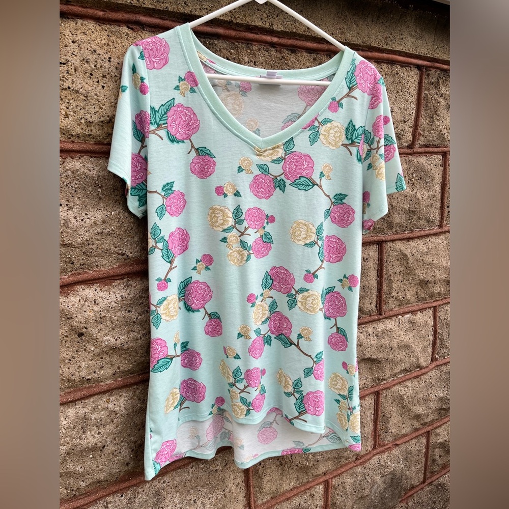 Lularoe large v neck women blouse mint floral